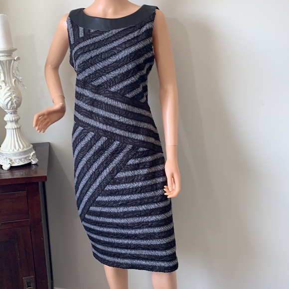 Joseph Ribkoff Dresses & Skirts - Joseph Ribkoff gorgeous dress like new